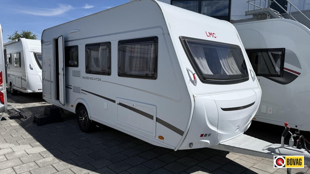 LMC Sassino 470 K STAPELBEDDEN, Caravans en Kamperen, Caravans, Dwarsbed, Bedrijf, 750 - 1000 kg, 5 tot 6 meter