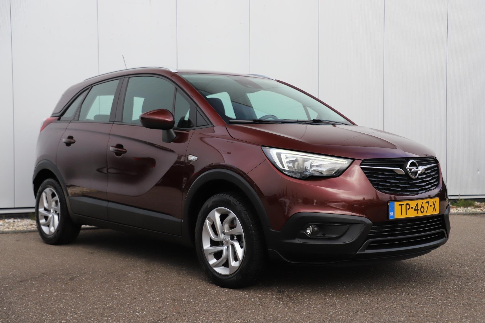 Opel Crossland X 1.2 Turbo Innovation 16 inch LMV Navigatie, Auto's, Gebruikt, 1199 cc, Met garantie (alle), 49 €/maand