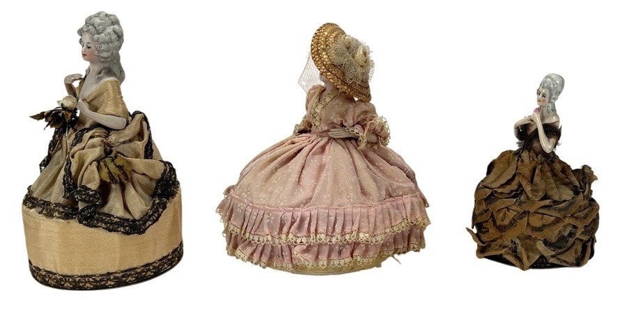1077. Half dolls met textiele jurken - Duitsland, 20e eeuw, Antiek en Kunst, Ophalen of Verzenden
