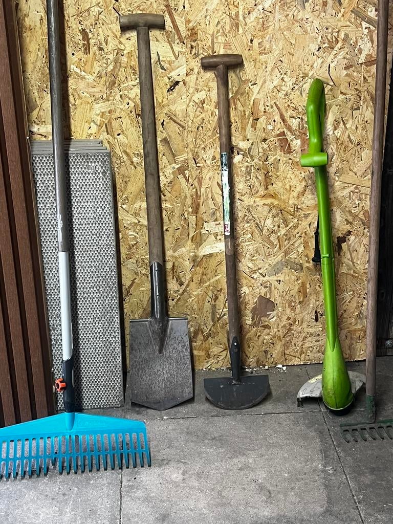 Tuingereedschap voor grasmatten en aarde, Tuin en Terras, Ophalen of Verzenden, Gebruikt