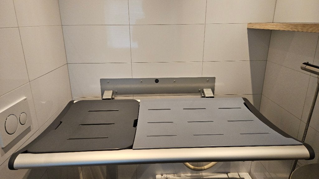 Pressalit douche- en aankleedtafel 140cm, Ophalen, Gebruikt, Douche