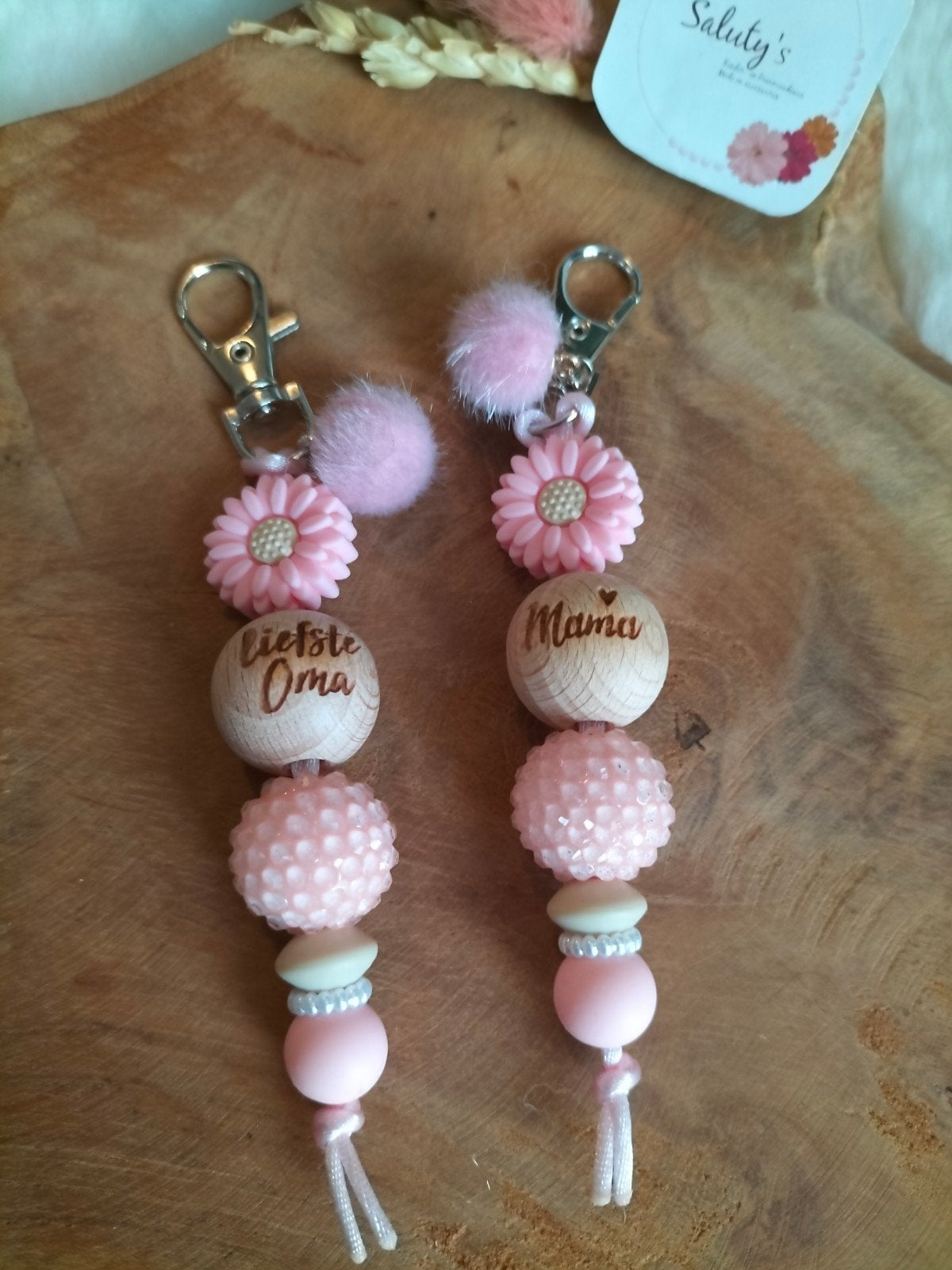Nieuw • Sleutelhanger - Tashanger Oma of mama, Verzamelen, Nieuw, Ophalen of Verzenden, Saluty's kinder- en kraamcadeaus, Info@salutys.nl