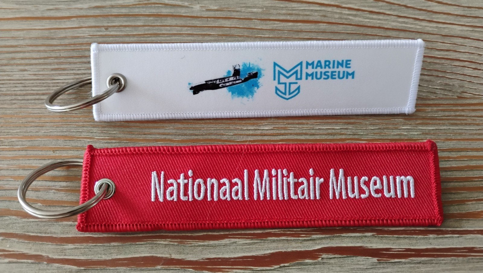 2 Sleutelhangers Marine Museum + Nat. Militair Museum F-16, Verzenden, Zo goed als nieuw, Overige typen
