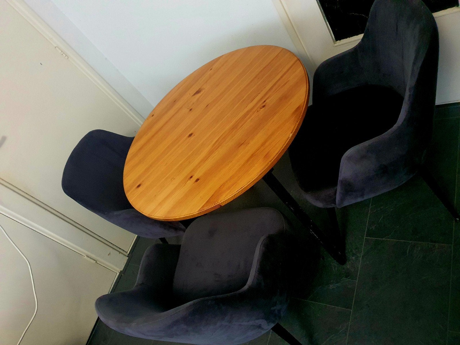 Eettafel met 3 stoelen - Rond, Hout en Velours, Gebruikt, 50 tot 100 cm, Rond, Overige houtsoorten
