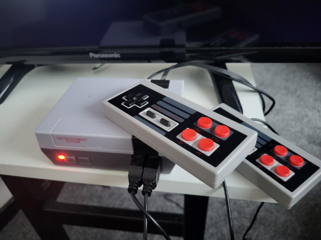 Retro Mini Game Console met 500 Spellen en 2 Joysticks, Ophalen of Verzenden, Gebruikt, Met 2 controllers, Met games