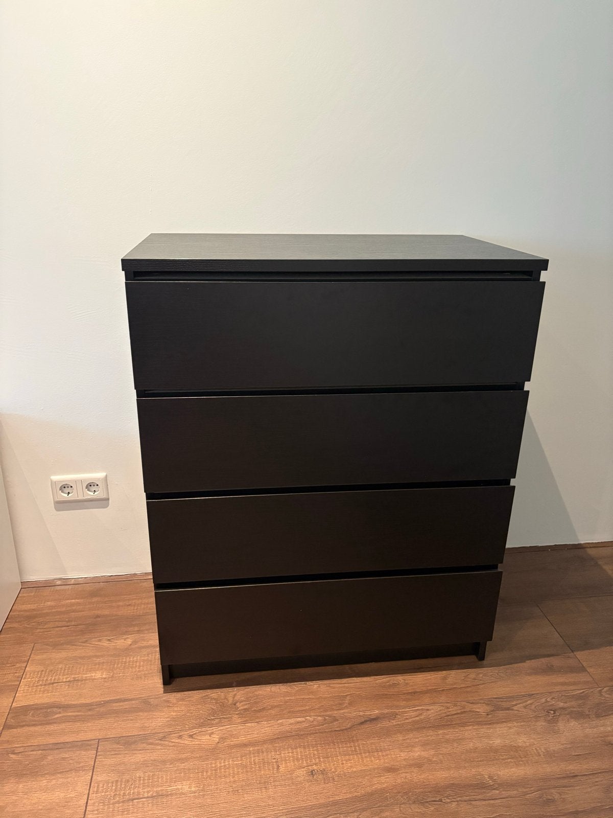 IKEA Malm ladekast - Zwart met 4 lades, Huis en Inrichting, Ophalen, Gebruikt, 100 tot 150 cm, 50 tot 100 cm