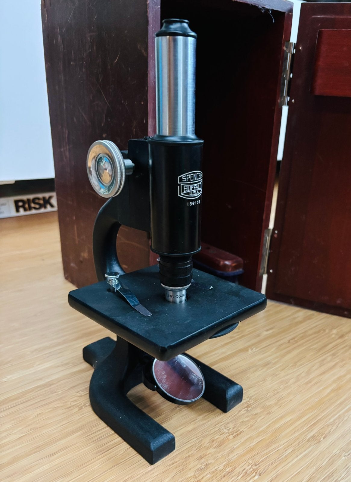 Antieke vintage analoge Spencer microscoop in houten kist, Ophalen, Zo goed als nieuw, Minder dan 400x, Biologische microscoop