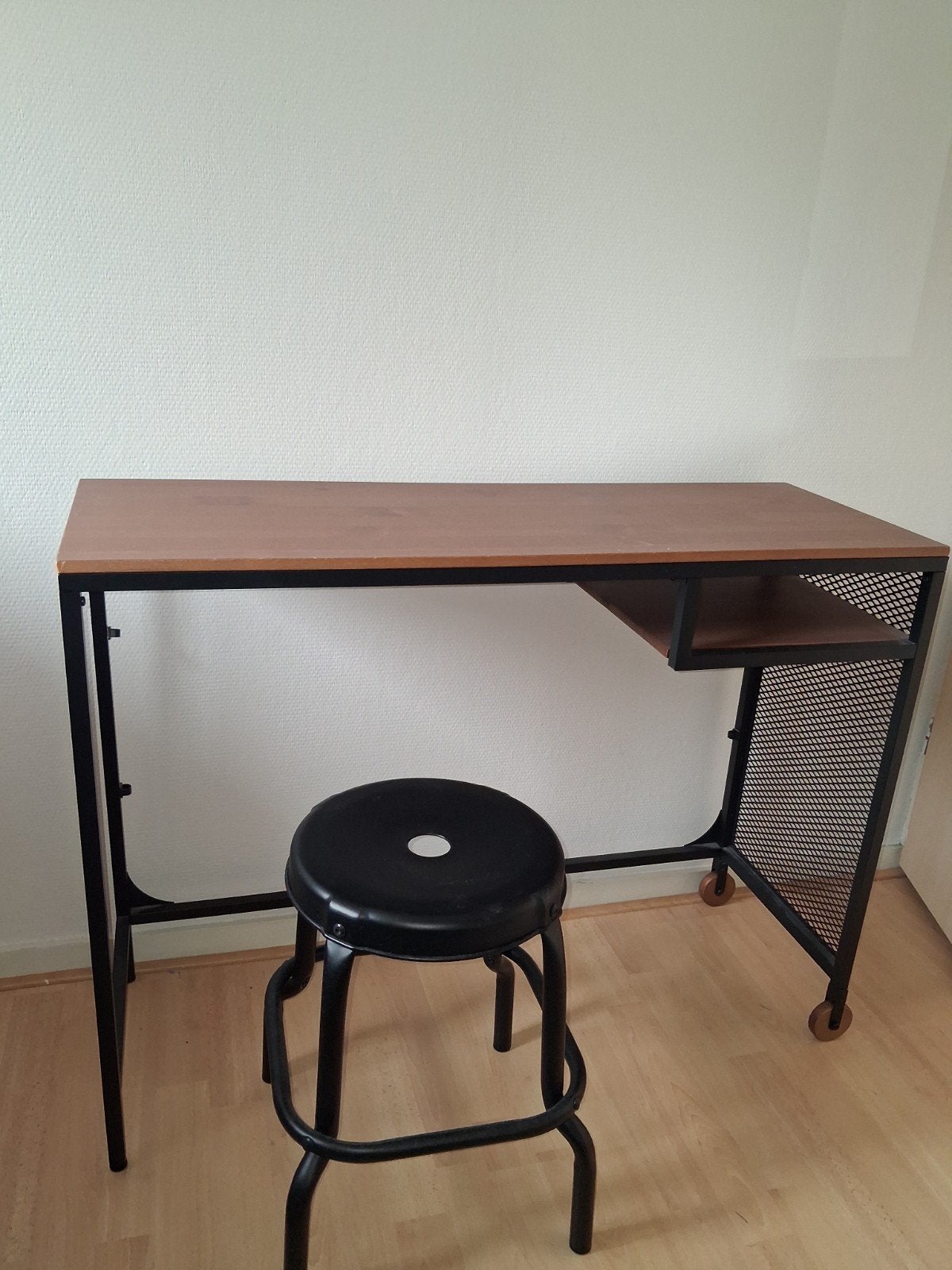 bureau + krukje, Huis en Inrichting, Ophalen