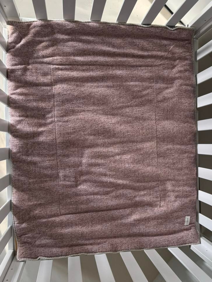 boxkleed Koeka Vigo Old Pink/Sparkle Grey (75x95 cm), Kinderen en Baby's, Boxen, Ophalen of Verzenden, Gebruikt, Rechthoekig, Boxkleed