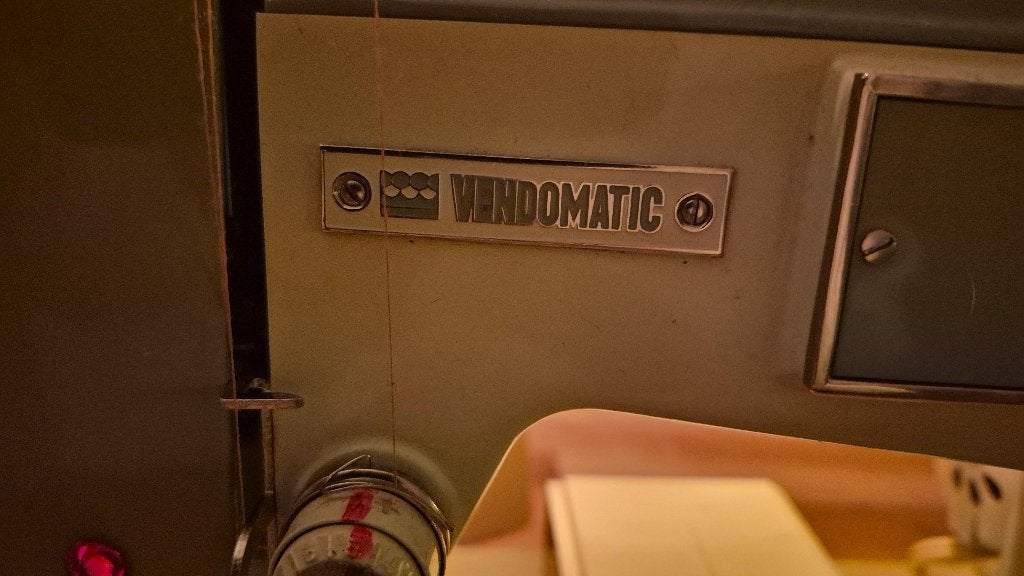 Naaimachine Vendomatic te koop, Hobby en Vrije tijd, Naaimachines en Toebehoren, Ophalen, Gebruikt, Naaimachine, Overige merken