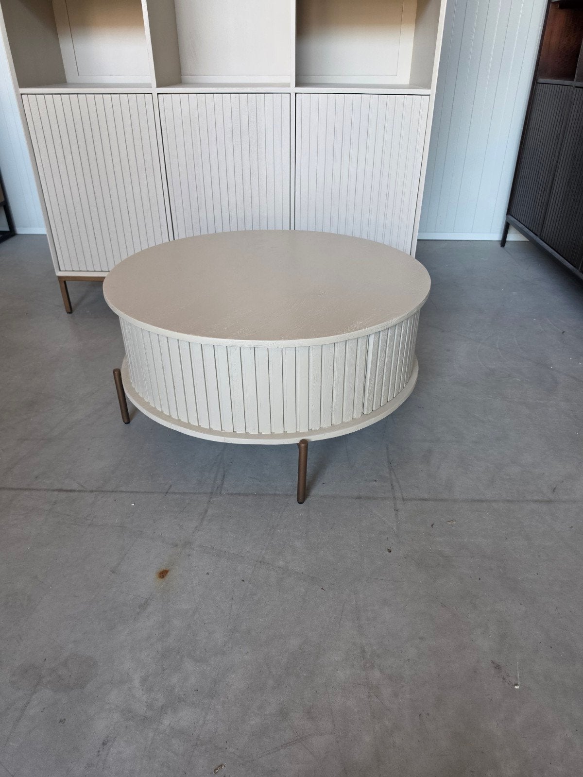 Ronde Salontafel Madison Sand 80 cm met Lades, Madison, Rond, Zo goed als nieuw, Meubel Outlet Meppel