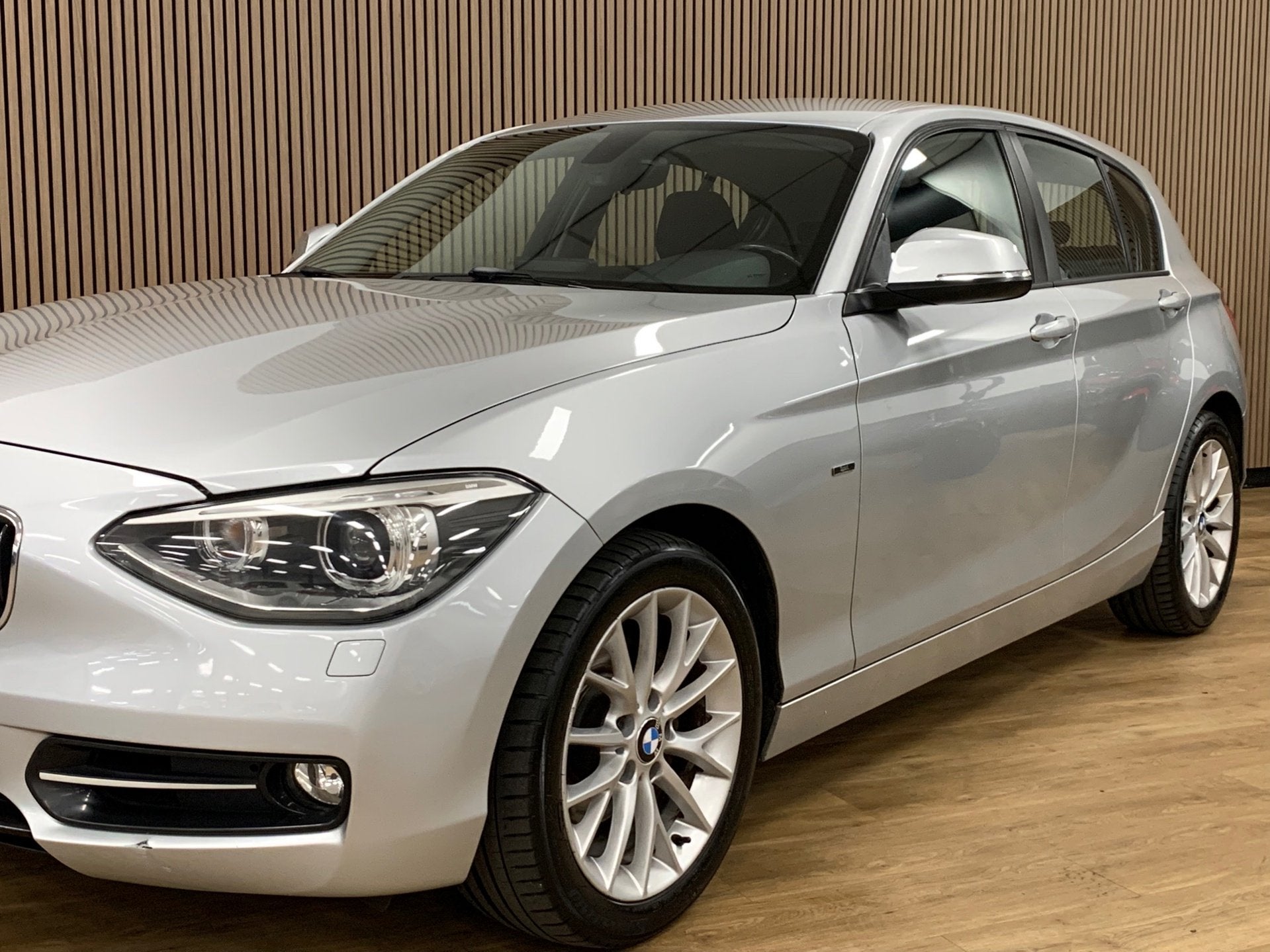 BMW 1-serie 118i Business+|Navigatie|Climate Control|, 1-Serie, Euro 5, Gebruikt, Zwart