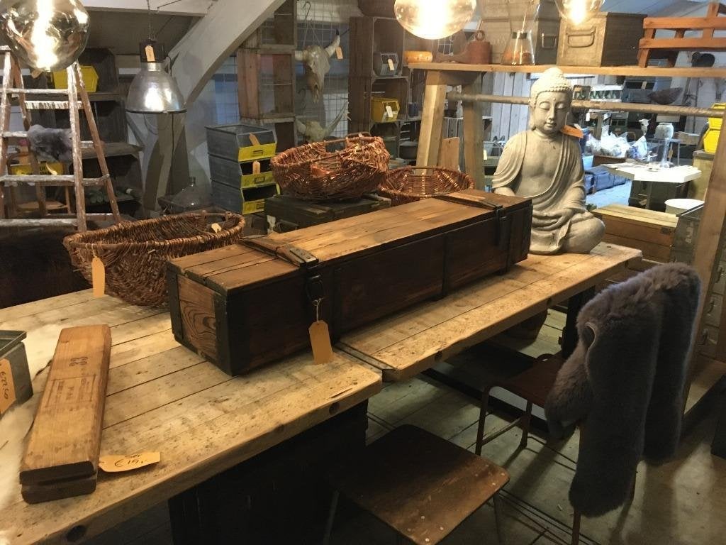 Foto 14 van Hele gave gebrande en geborstelde houten legerkisten