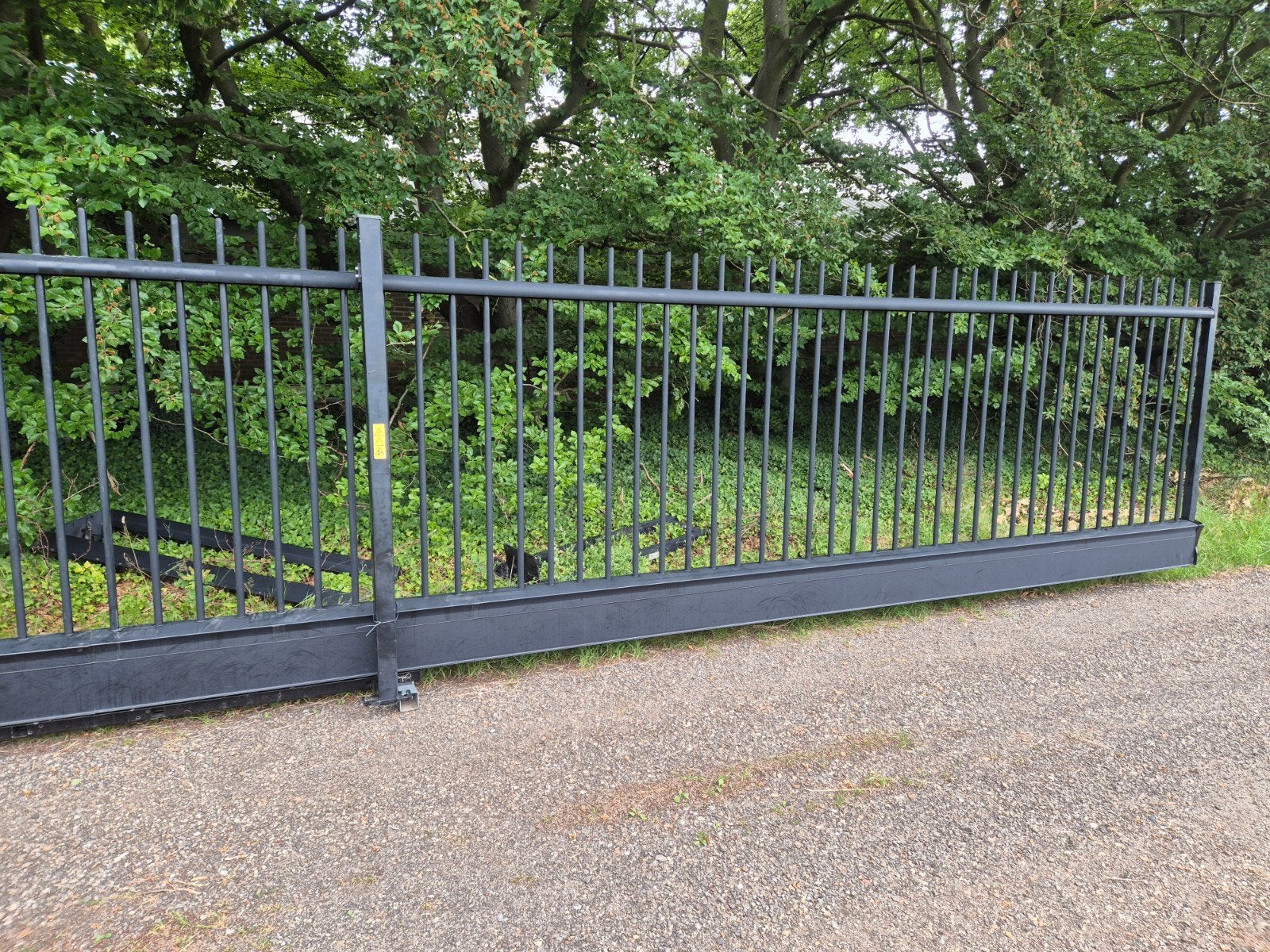 vrijdr. elek. schuifpoort 10 mtr doorgang 2 mtr hoog zwart, Tuin en Terras, Ophalen, Gebruikt, 100 tot 150 cm, Schuifpoort