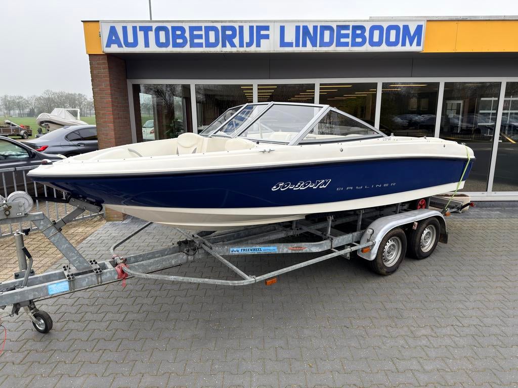 Bayliner 175 Bowrider Speedboot 135PK Mercruiser, Ophalen, Binnenboordmotor, 120 tot 200 pk, Zo goed als nieuw
