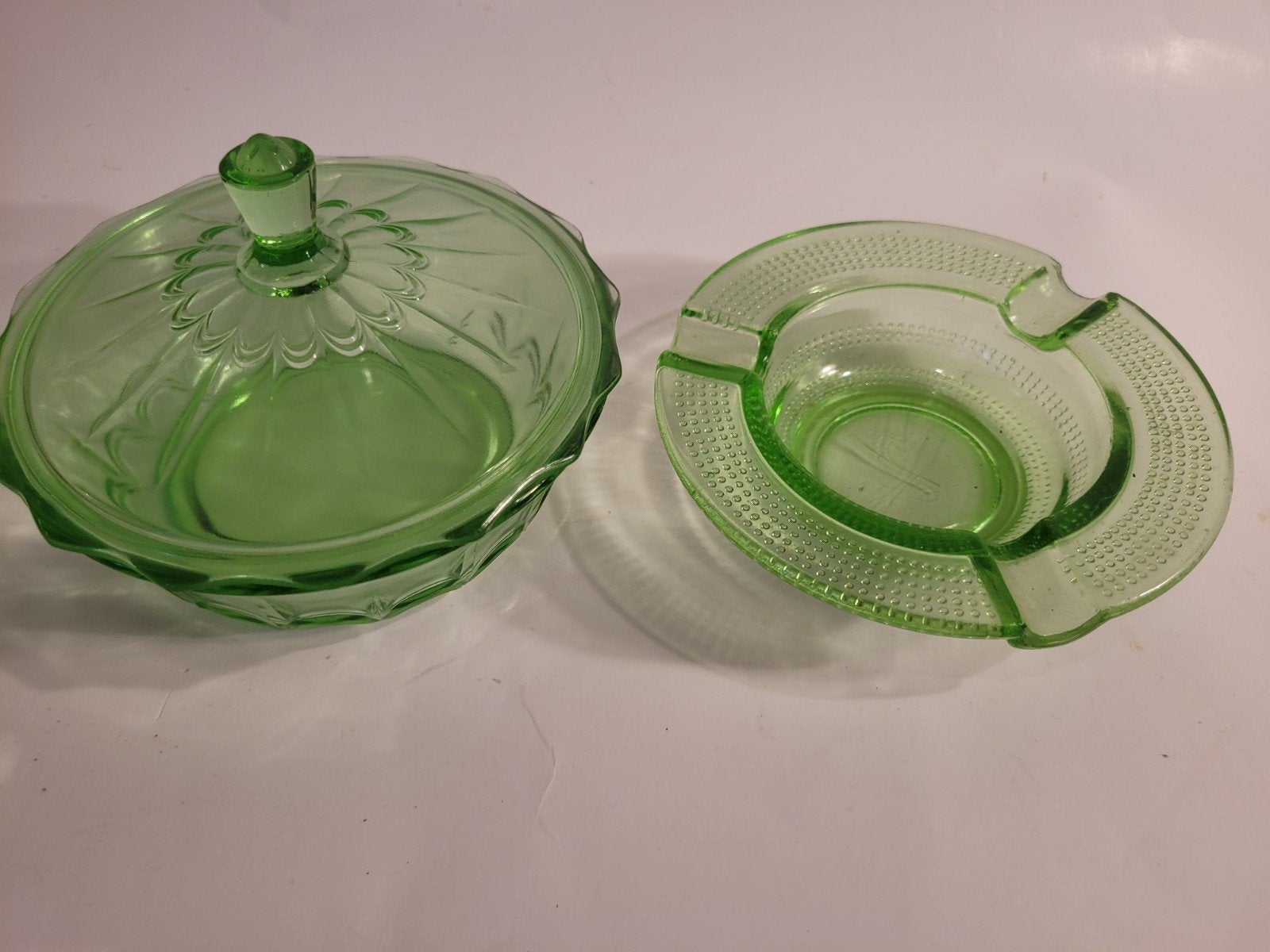 Vintage groen Glas Set: Asbak en Bonbonnière, Ophalen of Verzenden