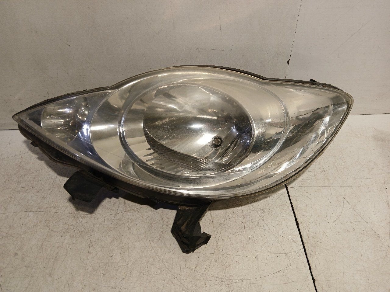 Koplamp links Peugeot 107, Onderdelen@venauto.nl, Van der Ven Autorecycling B.V., Gebruikt, Citroën