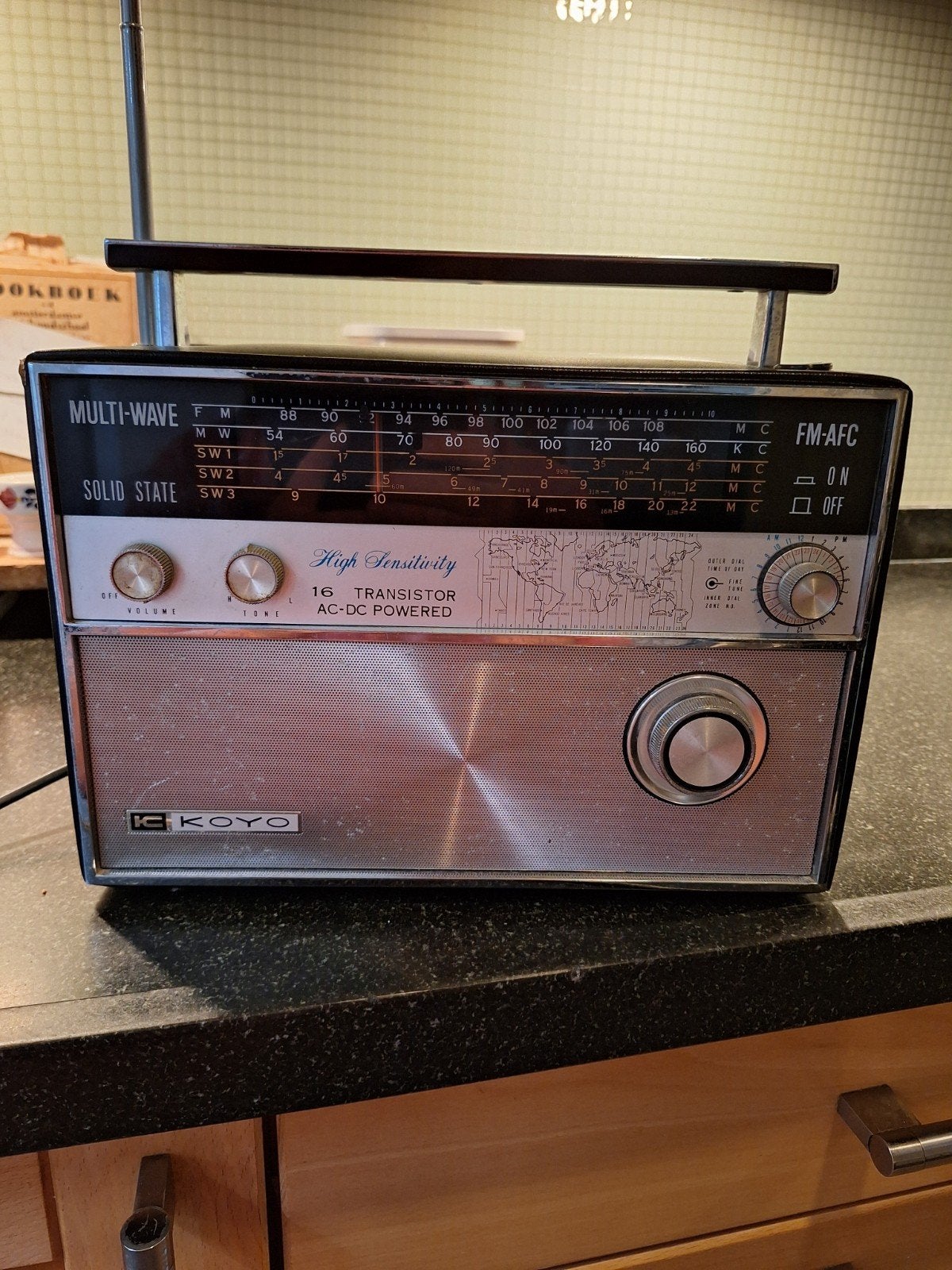 Vintage Koyo Transistorradio - Multi-Wave AC-DC Powered, Ophalen of Verzenden, Gebruikt, Transistorradio