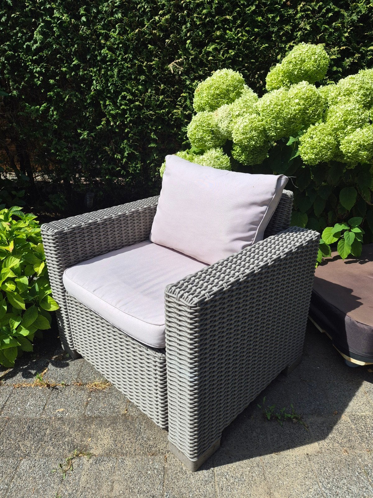 Allibert Loungeset: Bank, 2 Stoelen, Tafel + Kussens, Tuin en Terras, Tuinsets en Loungesets, Ophalen, 5 zitplaatsen, Kunststof