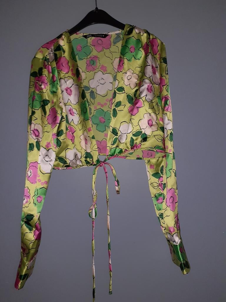 Zara Bloes Bolero met Bloemenprint - Maat M, Maat 38/40 (M), Zara, Ophalen of Verzenden, Gedragen