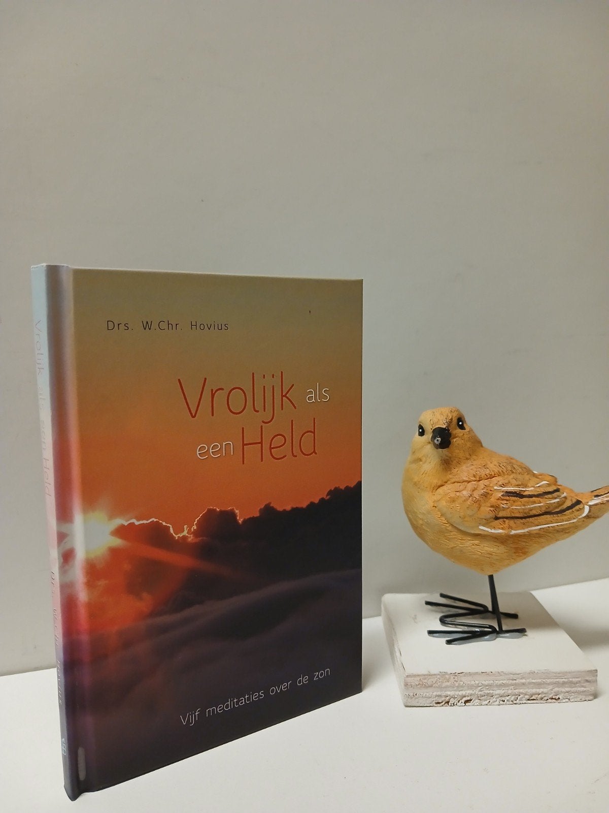 Hovius, Drs. W. Chr.; Vrolijk als een Held, Ophalen of Verzenden, Gelezen, Christendom | Protestants