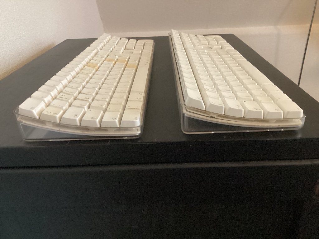 Apple toetsenbord, Computers en Software, Gebruikt, Ophalen of Verzenden, Draadloos, Qwerty