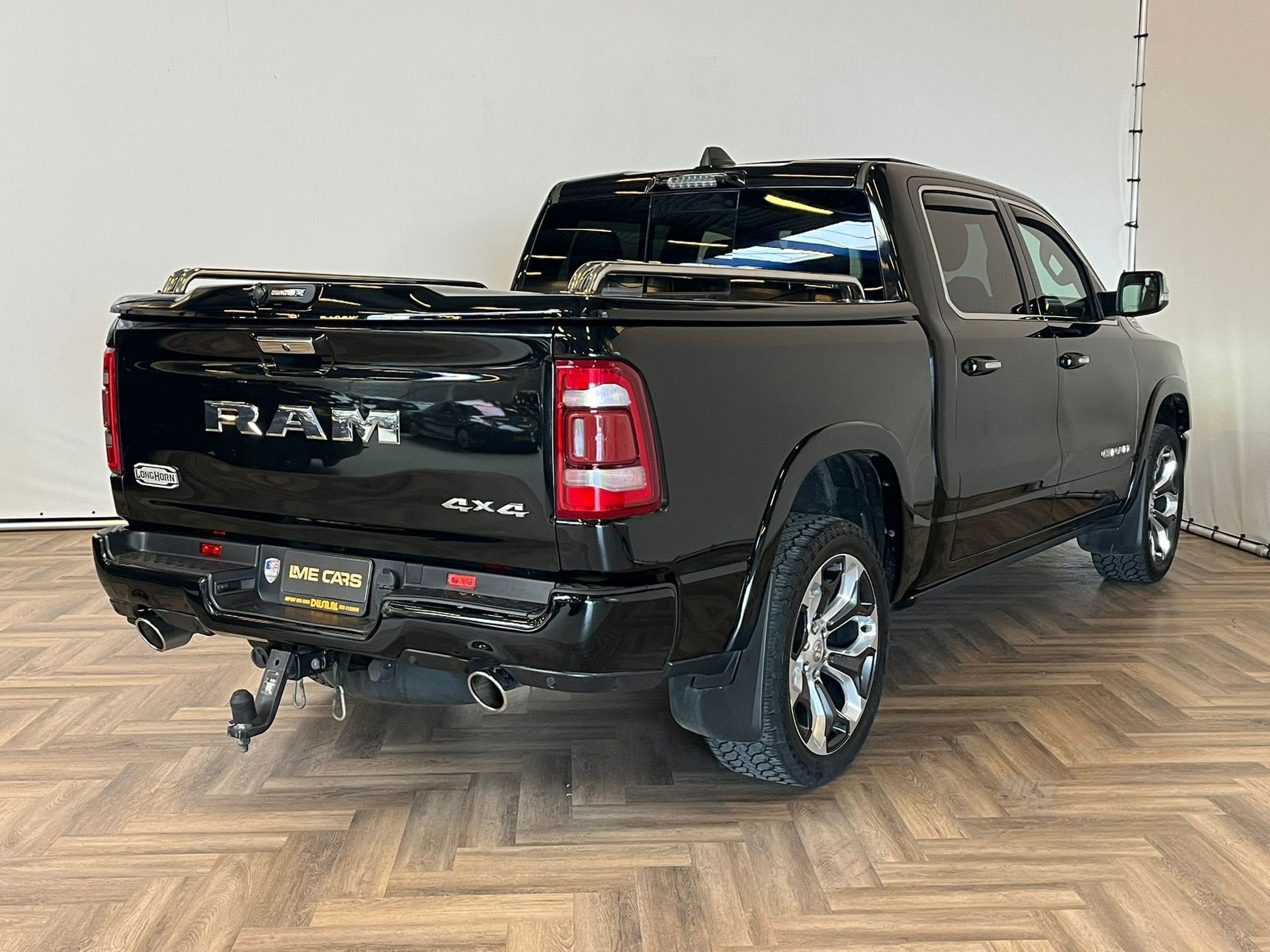 Dodge Ram 1500 5.7 V8 4x4 Crew Cab Longhorn|NAP|HUD|PANO|LUC, Gebruikt, 5654 cc, Zwart, Vierwielaandrijving