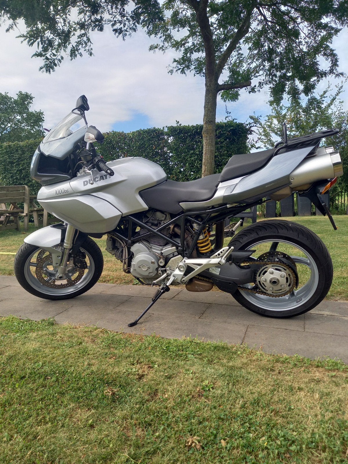 Ducati Multistrada  DS1000 met bagage rekje , grijs metallic, 2 cilinders, Gebruikt, Particulier, Toermotor