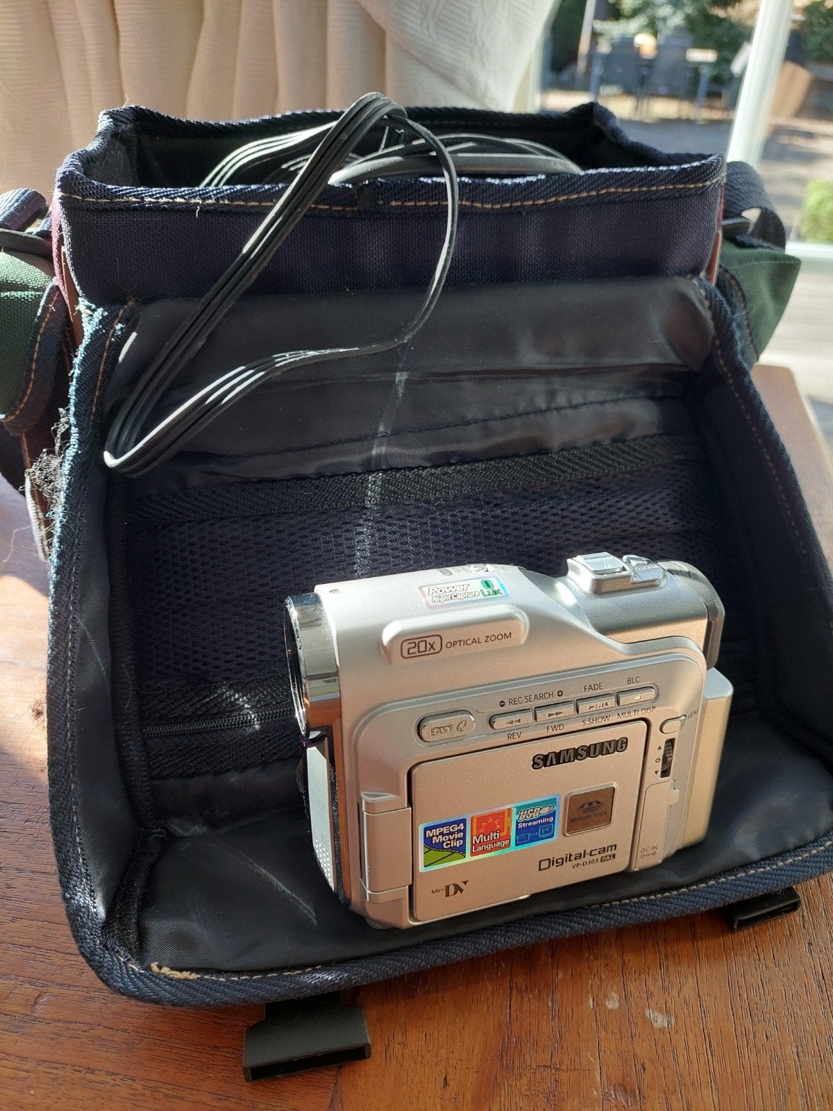 Samsung Digital-cam VP-D303 Mini DV Camcorder, Mini dv, 20x of meer, Ophalen of Verzenden, Zo goed als nieuw