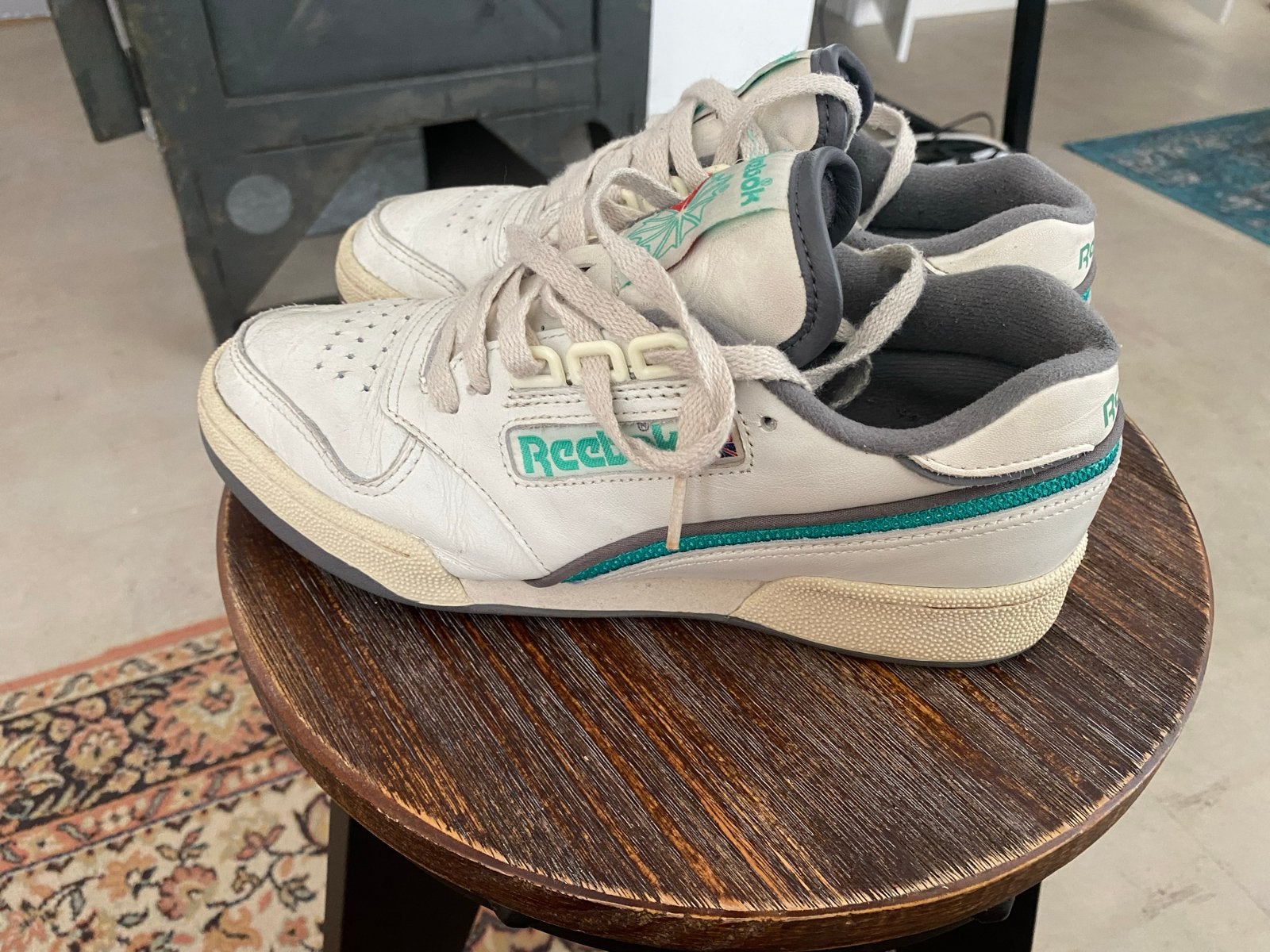 Reebok Sneakers Maat 39 - Vintage Stijl, Wit, Ophalen of Verzenden, Sneakers of Gympen, Gedragen