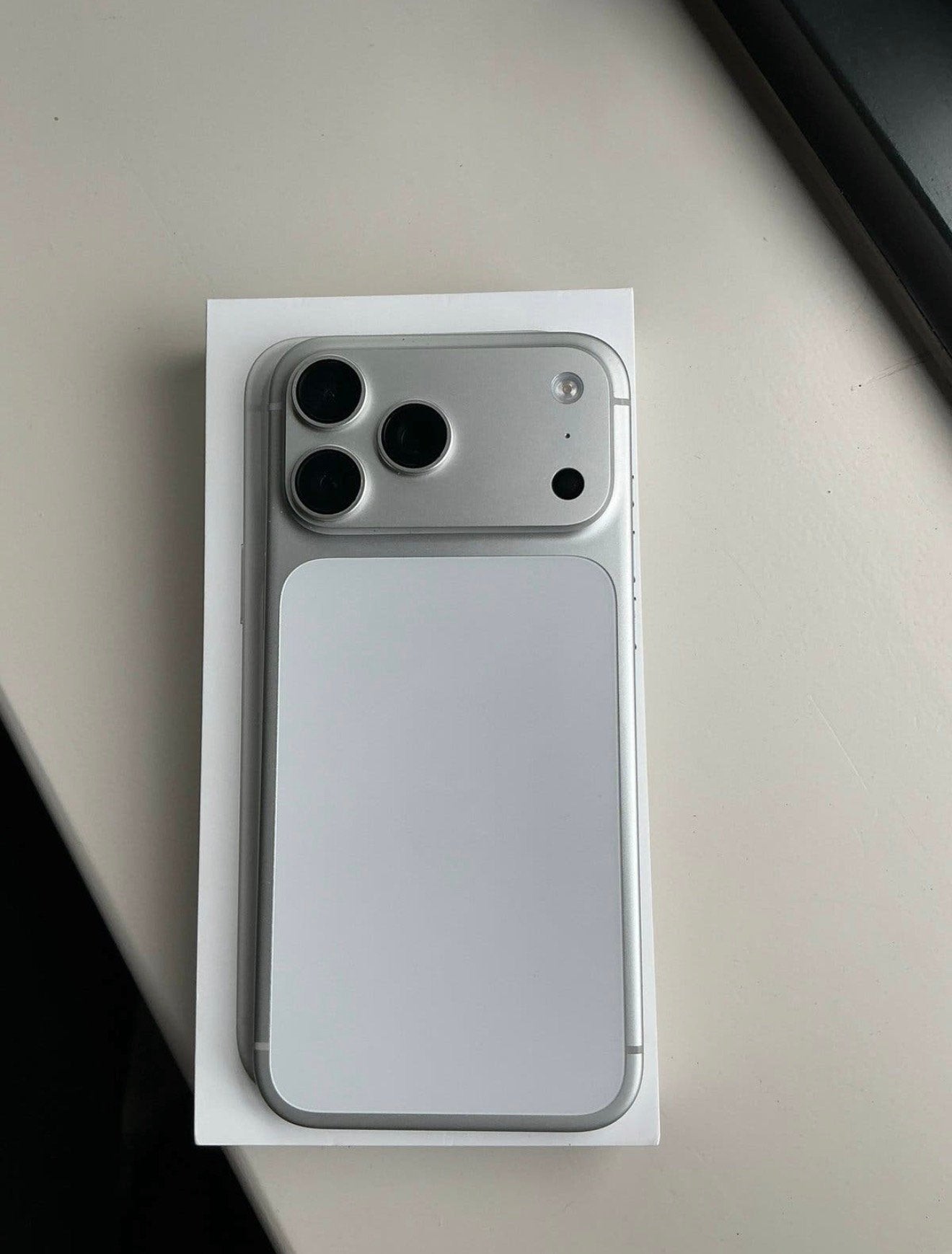 Iphone 17 Pro Max Zilver 256GB, Telecommunicatie, Zo goed als nieuw, 98 %, Zonder simlock, Zonder abonnement