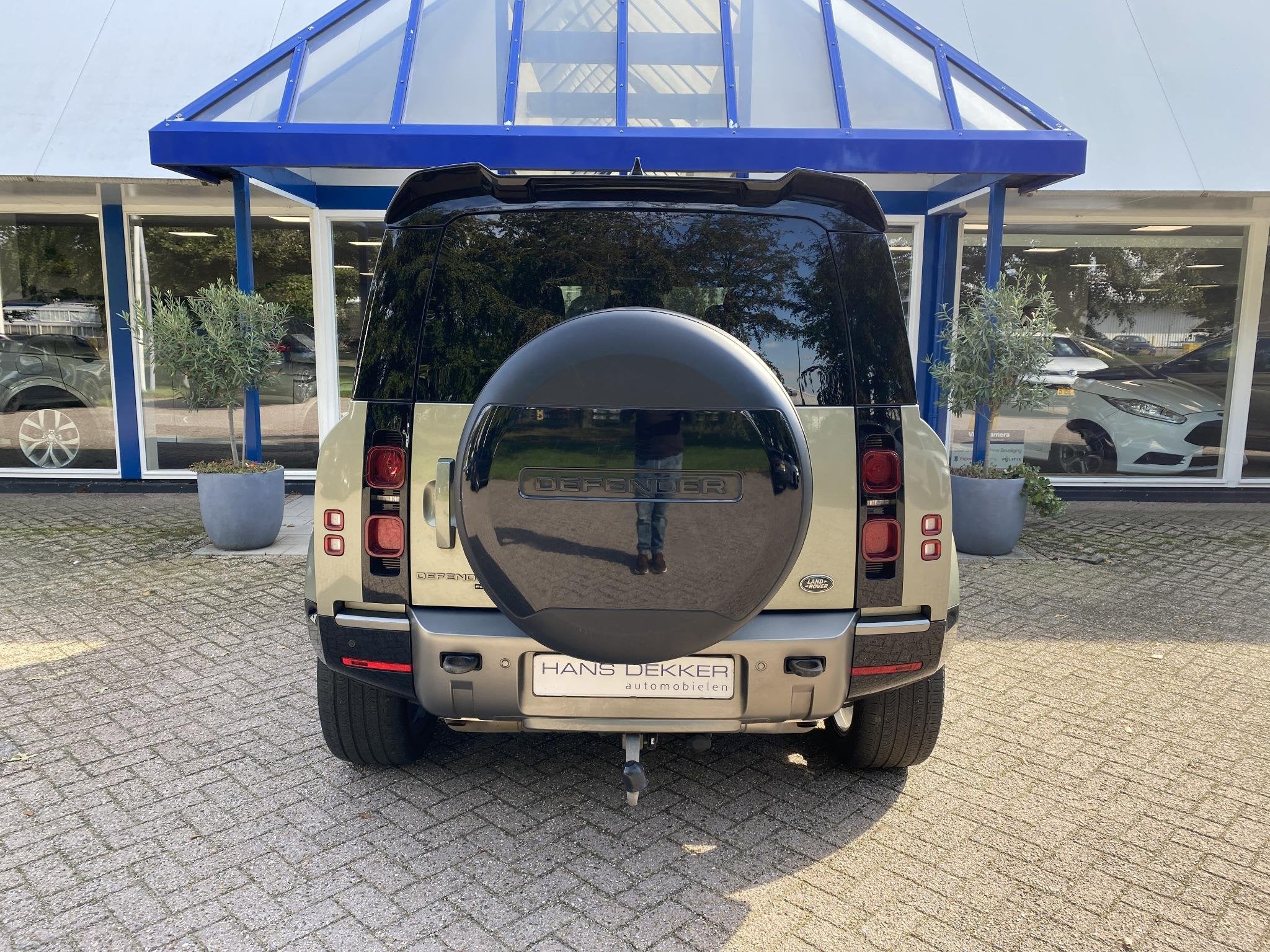 Land Rover Defender 110 2.0 P400e 110 X-Dynamic SE Trekhaak, Automaat, 404 pk, Gebruikt, Automatische klimaatregeling