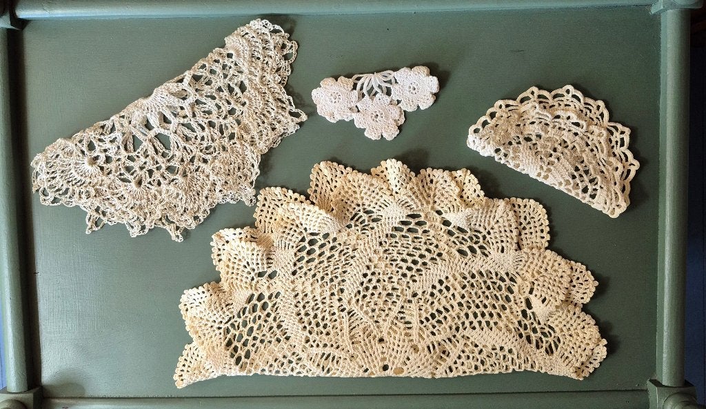 Vintage handgehaakte kanten ronde sierkleedjes, Ophalen of Verzenden