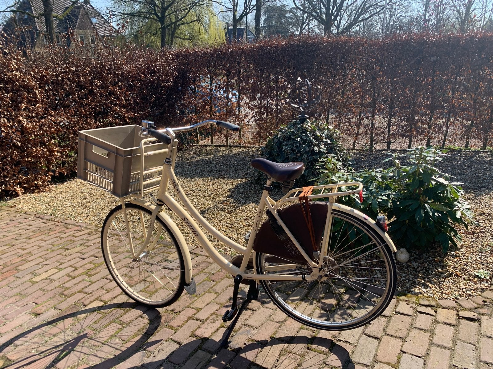 Sparta Country Tour Damesfiets - Crème met Voordrager, Ophalen, Terugtraprem, Sparta, Versnellingen