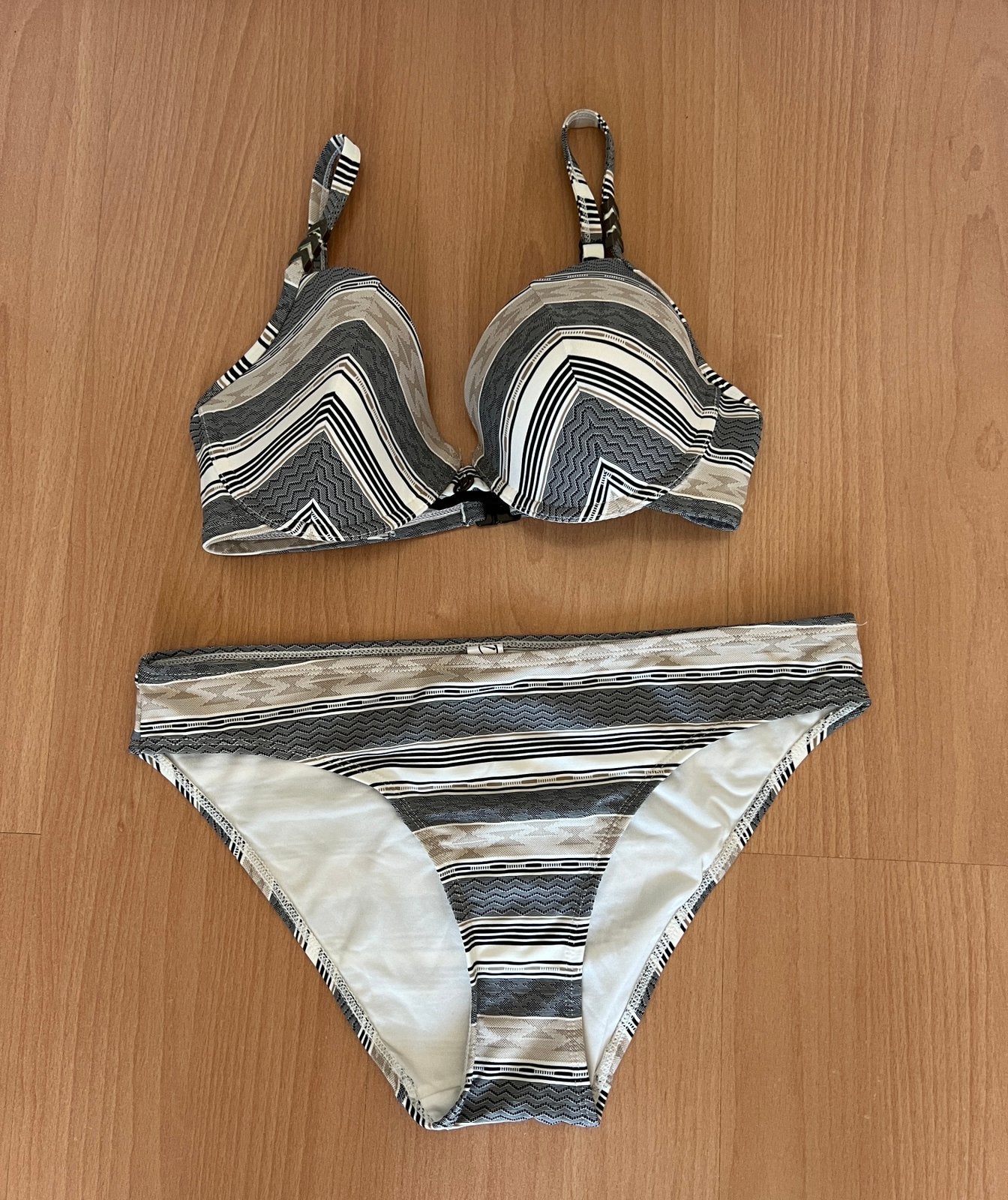 Hunkemöller bikini Doutzen Kroes, Kleding | Dames, Badmode en Zwemkleding, Ophalen of Verzenden, Zo goed als nieuw, Overige kleuren