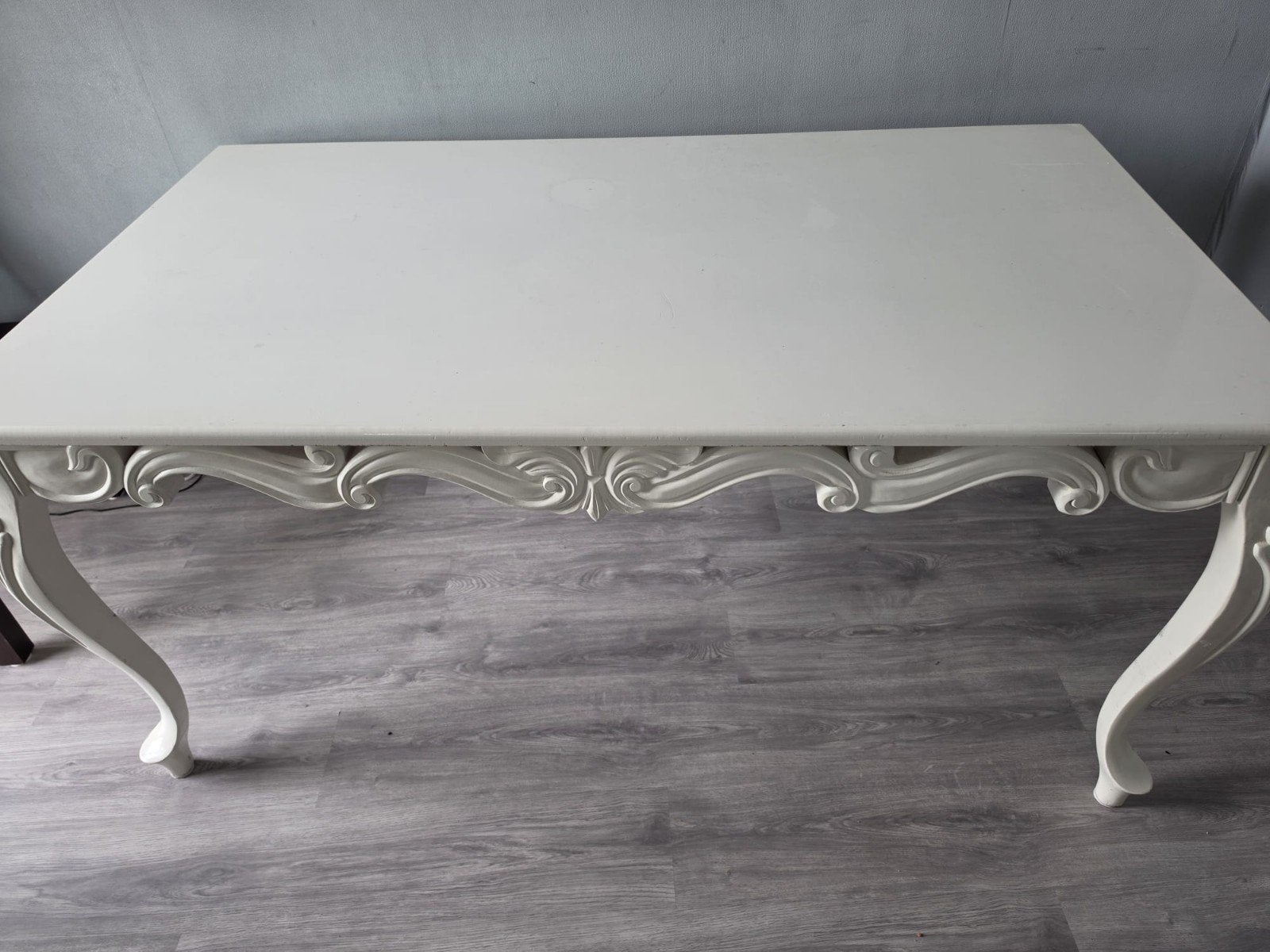 Hoogglans meubelset met 4 grijze eetkamerstoelen, Huis en Inrichting, Gebruikt, Barok, Bruin, Ophalen of Verzenden