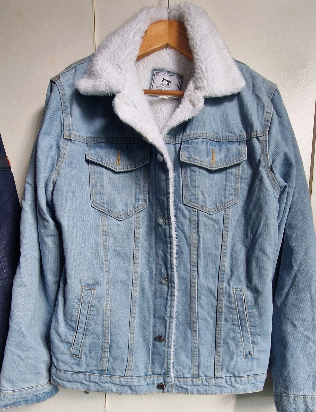 Lichtblauwe Denim jas met teddy voering - Maat M/L, Maat 38/40 (M), Fashion, Blauw, Ophalen of Verzenden