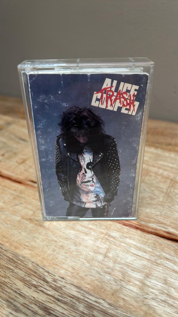 Alice Cooper - Trash Cassette (Rock, Metal), Cd's en Dvd's, Cassettebandjes, Gebruikt, 1 bandje, Ophalen of Verzenden, Origineel