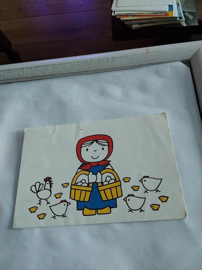 DICK BRUNA.  MEISJE MET EIEREN BIJ KIPPEN, Ophalen of Verzenden, Voor 1920, Kinderen