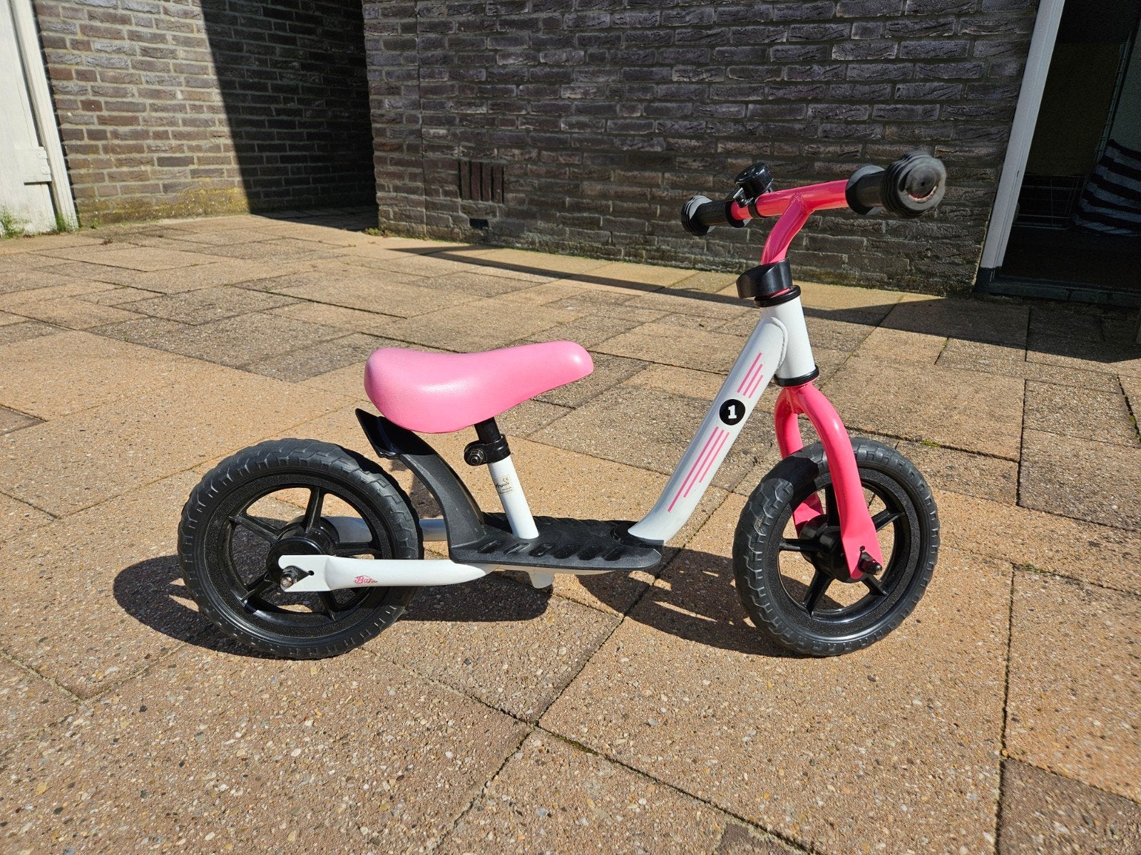 Bandits & Angels Balance Bike 10 inch - Roze Loopfiets, Fietsen en Brommers, Ophalen, Zo goed als nieuw, Minder dan 16 inch, Bandits and Angels