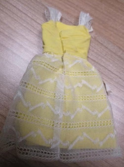 1964 BARBIE/SKIPPER FLOWER GIRL JURKJE/SOKJES, Ophalen of Verzenden, Gebruikt, Kleertjes