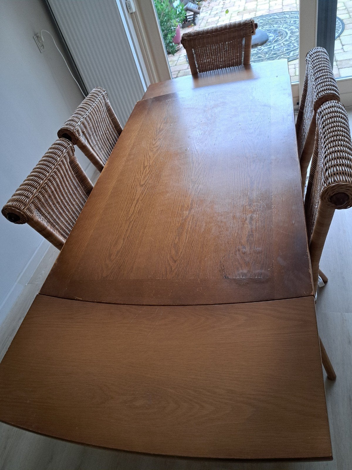 Grenen tafel beide kanten uitklapbaar+ 6 rieten stoelen, Ophalen of Verzenden, Gebruikt, 4 tot 6 stoelen