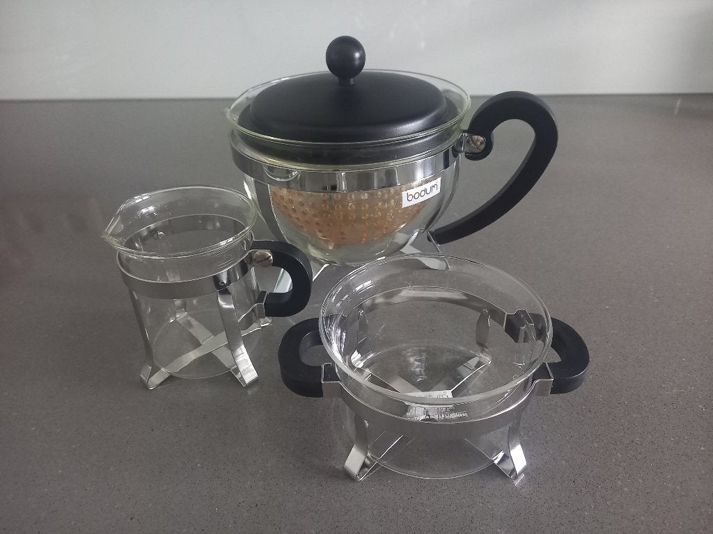 Glazen theepot. Merk Bodum, Ophalen, Aardewerk, Overige stijlen, Bord(en)