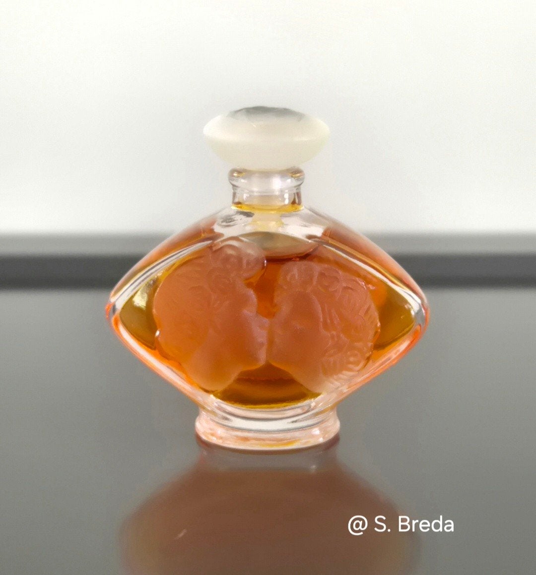 Lalique - Le Baiser - Eau de Parfum miniatuur 4,5 ml, Verzamelen, Parfumverzamelingen, Zo goed als nieuw, Miniatuur, Gevuld, Ophalen of Verzenden