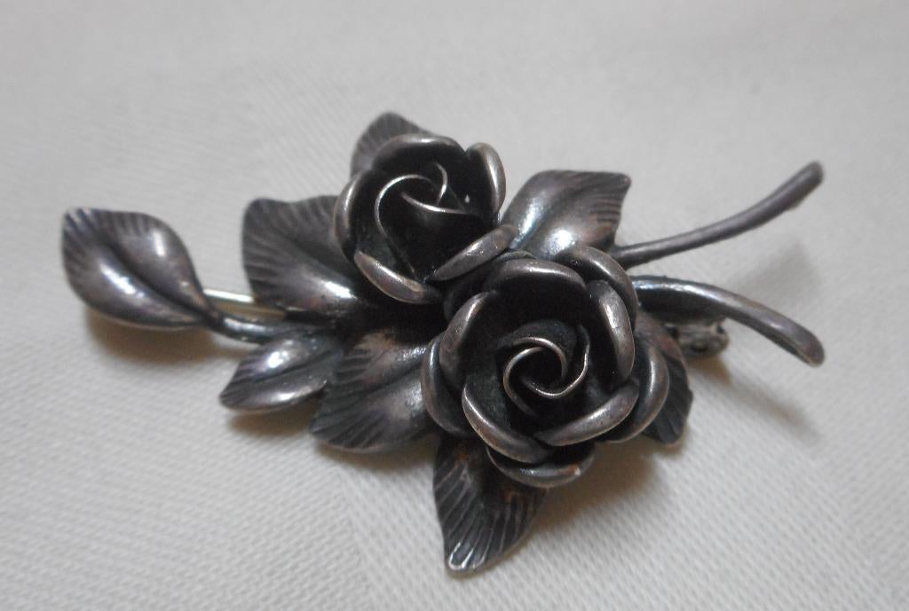 Zilveren vintage broche Teka roosjes nr.794, 4 tot 7 cm, Verzenden, Zo goed als nieuw, Zilver