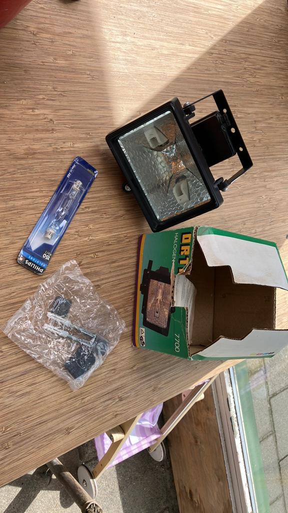 Halogeen lamp, Ophalen of Verzenden, Zo goed als nieuw, 50 tot 200 watt, Lamp