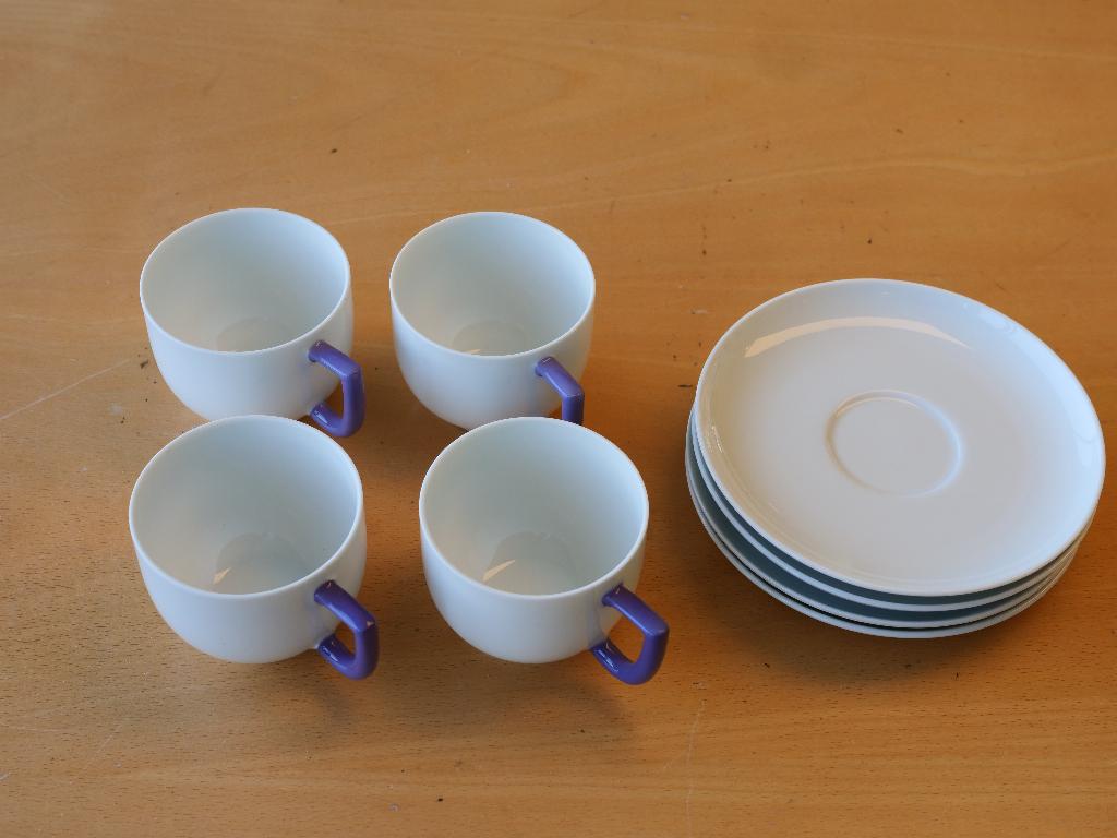 4 koffiekopjes en schotels Arzberg City Modern Art, Ophalen of Verzenden, Zo goed als nieuw, Overige stijlen, Kop(pen) en/of Schotel(s)