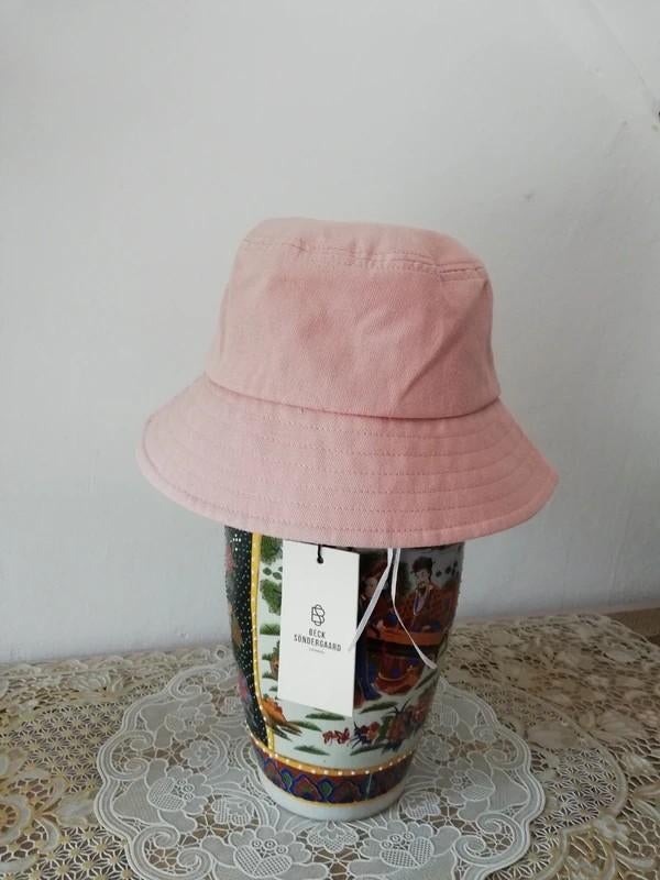Roze bucket hat van BeckSöndergaard - Nieuw met label., 56 of 57 cm (M, 7 of 7⅛ inch), Hoed, Nieuw, Ophalen of Verzenden
