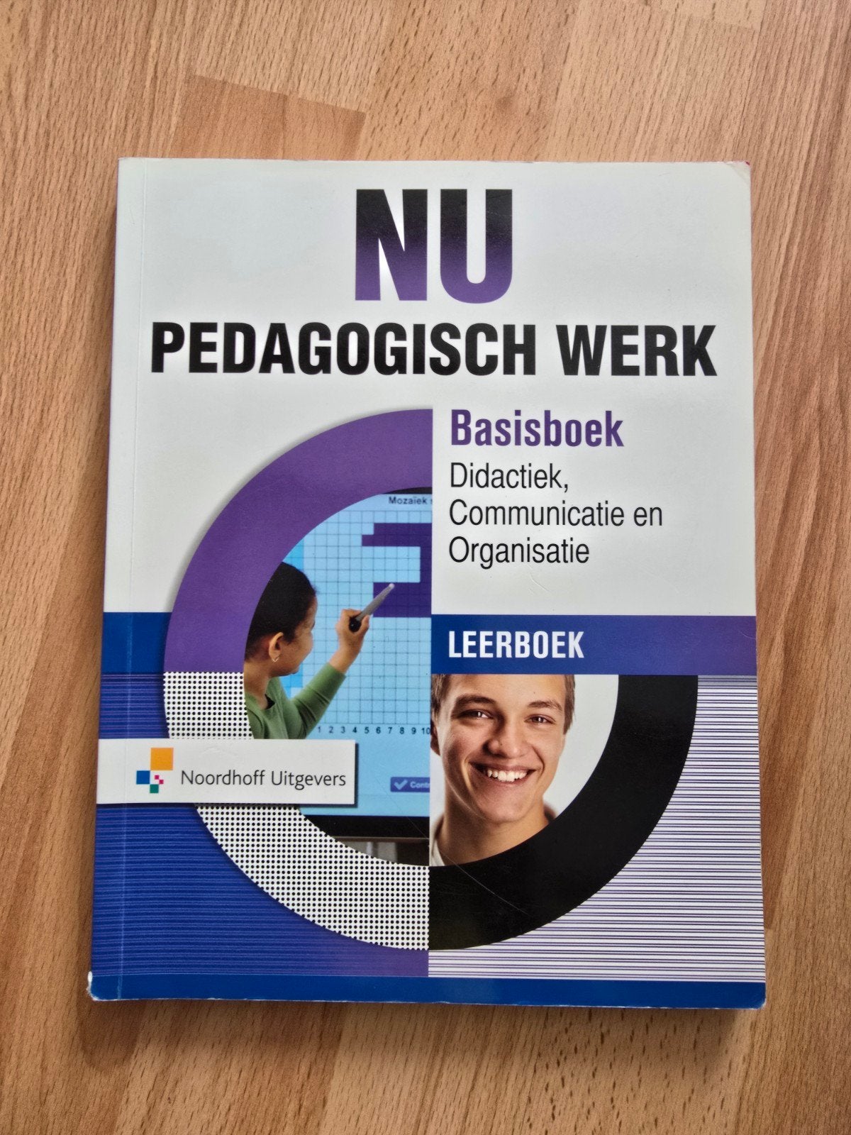 NU Pedagogisch Werk Basisboek Leerboek MBO, Ophalen of Verzenden, Gelezen, MBO, Onbekend