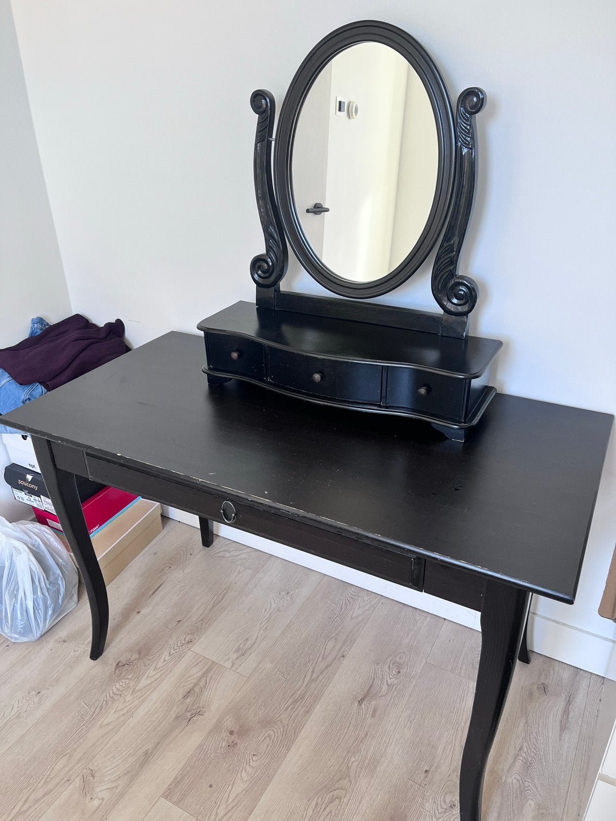 Zwarte kaptafel met vintage spiegel, Ophalen, Gebruikt, Hout, 100 tot 150 cm